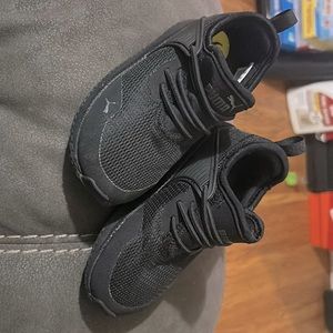 Toddler Puma shoe size 9